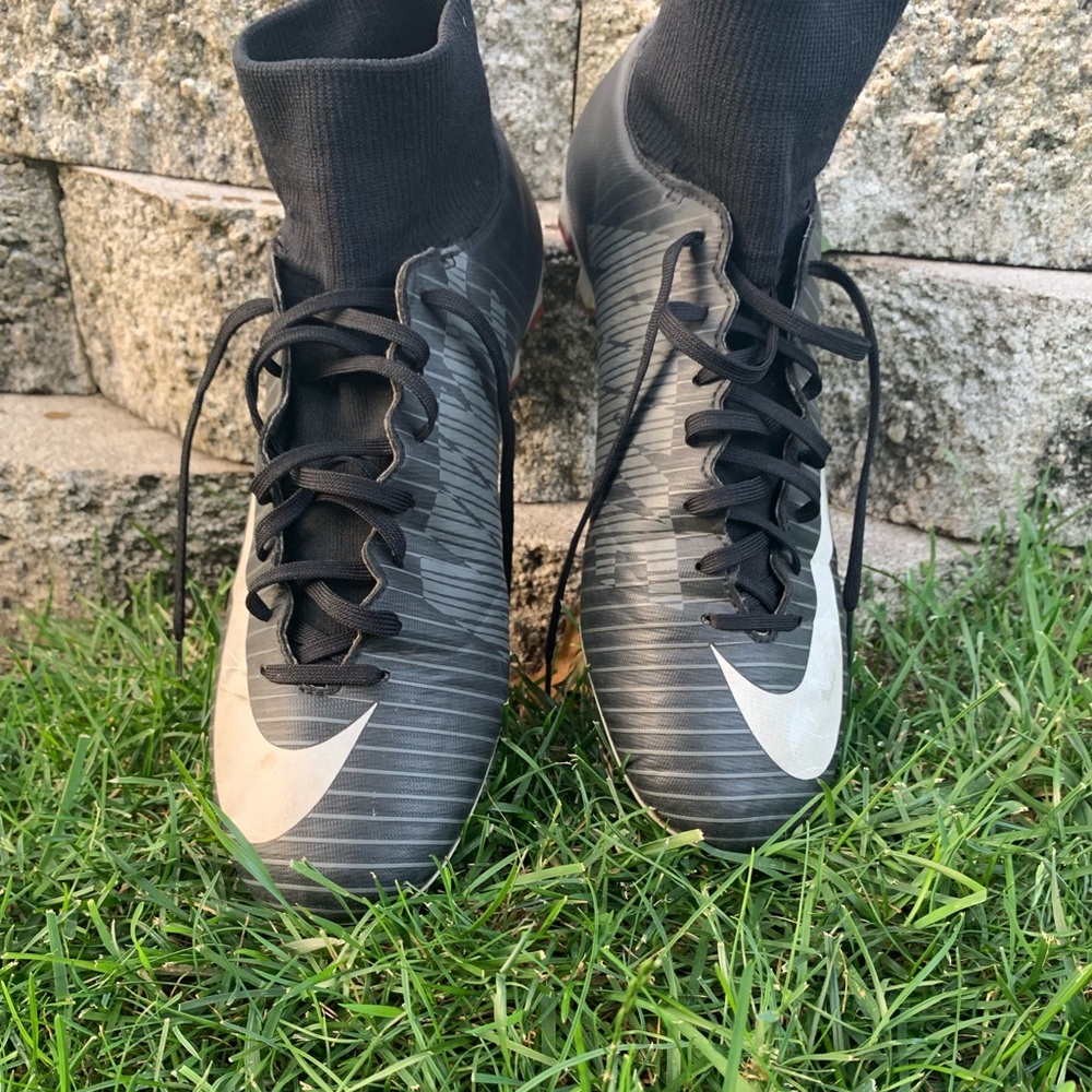 Nike Mens Mercurial Victory VI DF FG Soccer